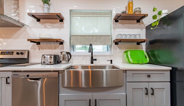 Brandon Peaceful Home w/newly renovated kitchen