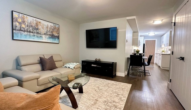 Bright Ground-Level 1BR Suite Near Golf, Trails & Wineries