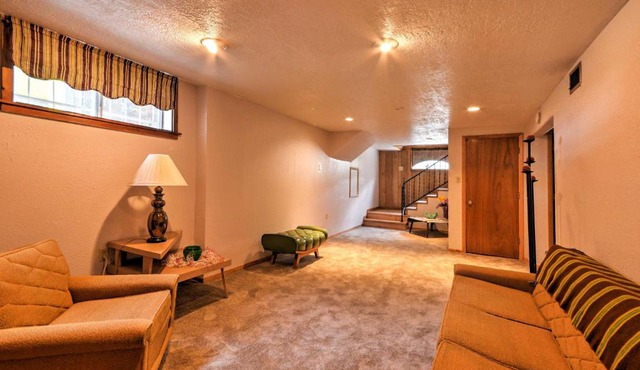 Bright Springer House w/Hammock & Orchard Views!