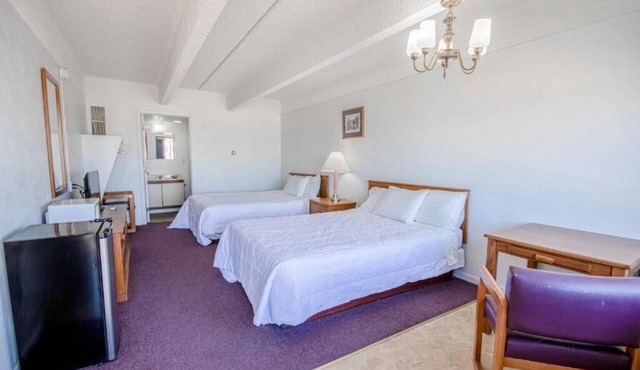Budget-Friendly Room Perfect for Road Trippers w/Free Parking