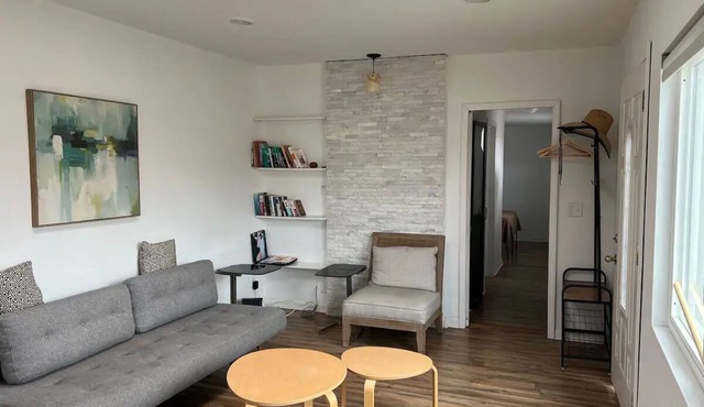 Bungalow 2bed/2bath in Lawndale