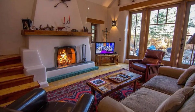 Caja de Tesoro ~ A Romantic Mountain Getaway!