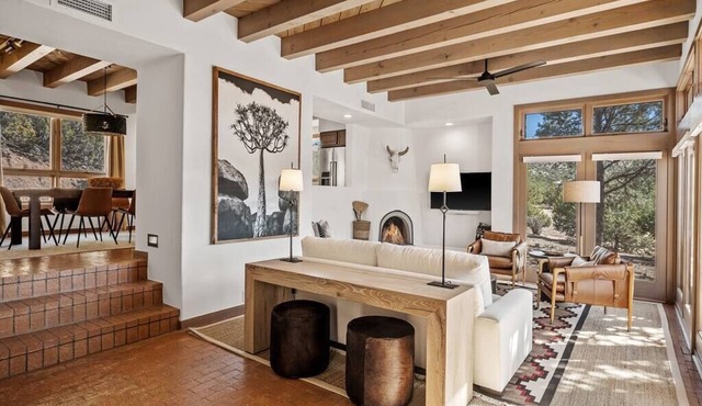 Casa Colibri - Luxury Retreat with Mountain Views
