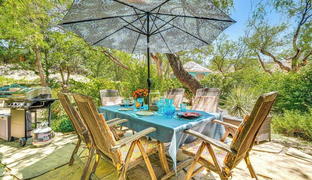 Casa Paloma Studio: Artsy & Airy w/Hot Tub Access