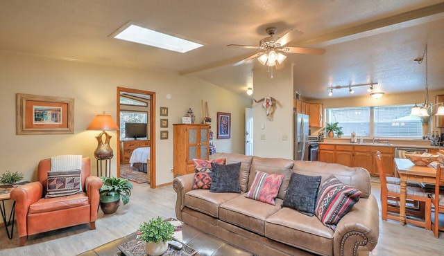 "Casa Sol" 2 bedroom/2 bath, Pets Welcome, 5G fiber Wifi !