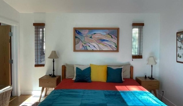 Celestial Mountain Retreat: Fresh Air and Starlit Nights