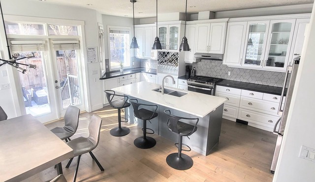 Central Upscale 4 Storey House