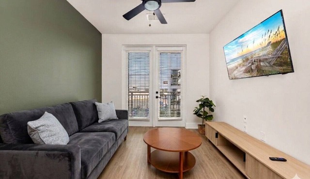 Charming 1-Bedroom | Close to Raymond James!