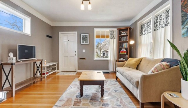 Charming 1909 St Johns Bungalow