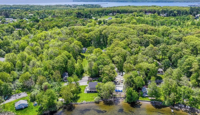 Charming 2-bedroom cottage with WiFi, AC in picturesque Rockland