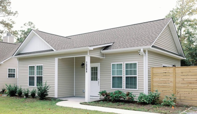 Charming 2-bedroom Guesthouse with WiFi, AC in fabulous Wilmington