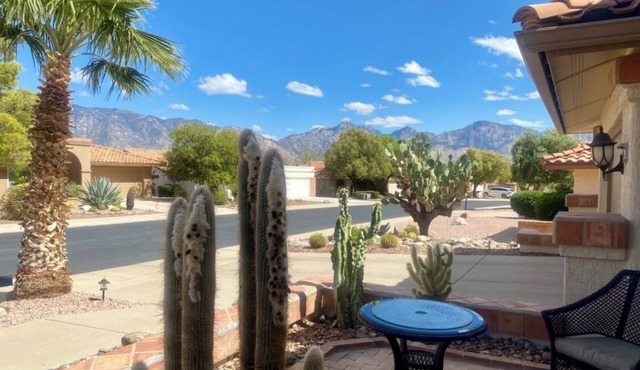 Charming 2-bedroom house with WiFi, AC in fabulous Oro Valley
