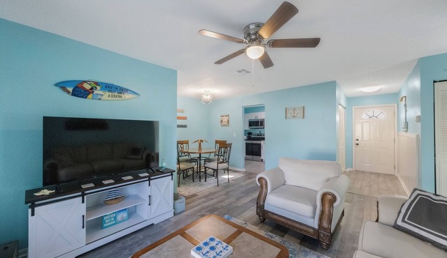 Charming 2-bedroom villa in Seminole with pool, WiFi and AC