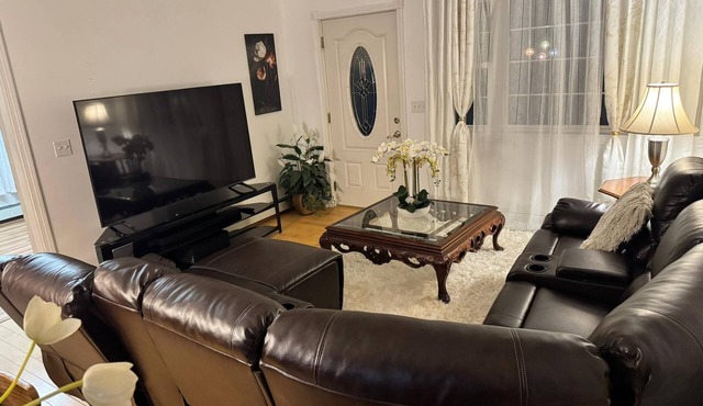 Charming 3-bedroom house in peaceful Rockland with AC