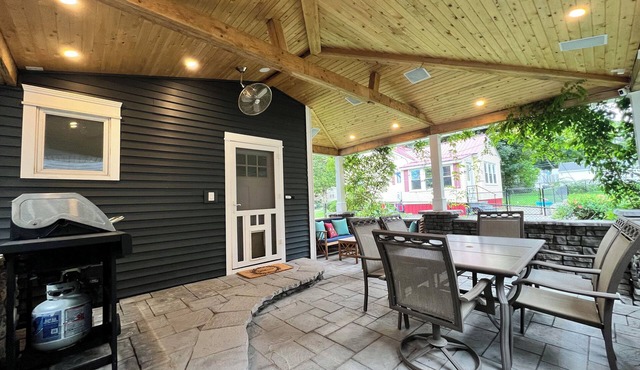 Charming 3-bedroom house in wonderful Hampden with AC, WiFi