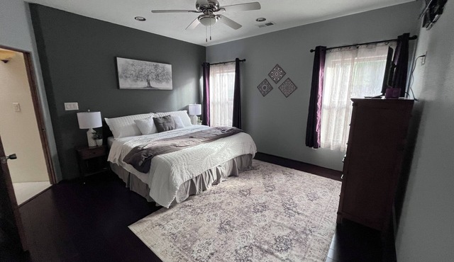 Charming 3-bedroom, office, house with WiFi in delightful NAA Albuquerque