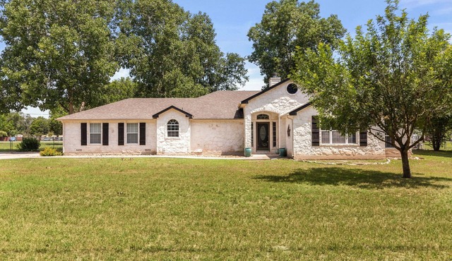 Charming 4 Bedroom House near Lake McQueeney