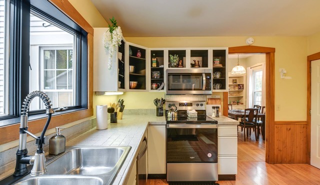 Charming Bangor Home w/Deck < 1 Mi to Downtown