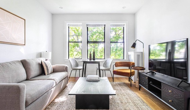 Charming Brighton 2BR w W/D, by Restaurants & Shops by Blueground in Boston