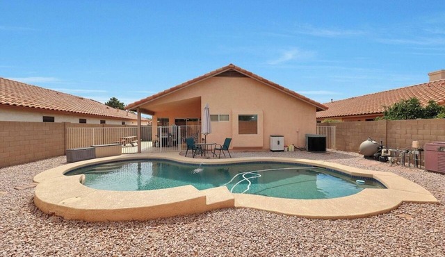 Charming house with Pool, WiFi and AC in fantastic East Mesa