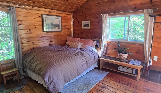 Charming Off- Grid cabin 5 min from the ocean in Midcoast Maine