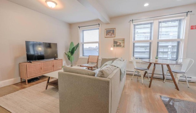 Chic 1 Bed Apartment Steps from Boston Common