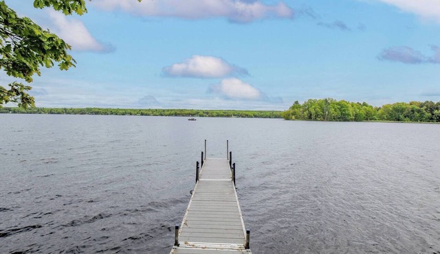 China Lake, Dog Friendly, Lots of space for family gatherings
