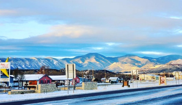 Cimarron Inn & RV Park