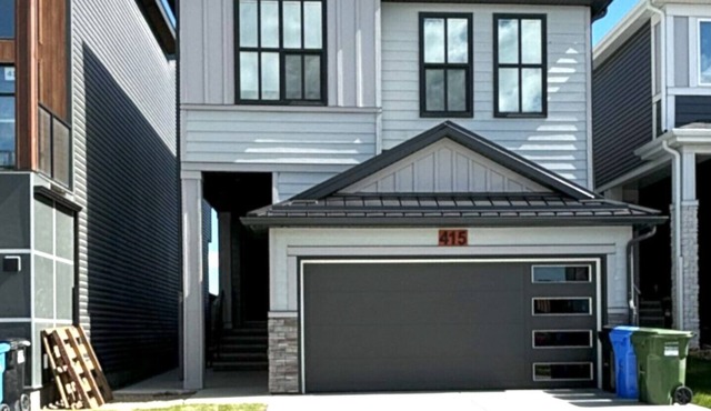 City Living with easy access to the mountains An hour away from Banff