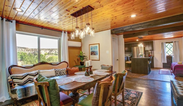 Close to Taos but a world away from tourists! Come home to authentic New Mexico