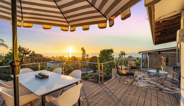 Coastal Residense Steps from the Ocean Beach & Scenic Views
