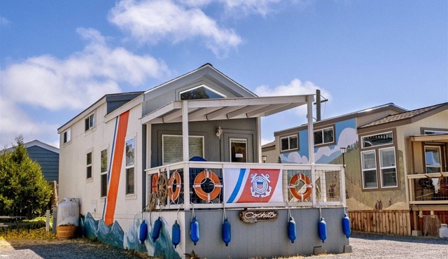 Cochito - a US Coast Guard themed tiny home in the heart of the historic Noyo harbor