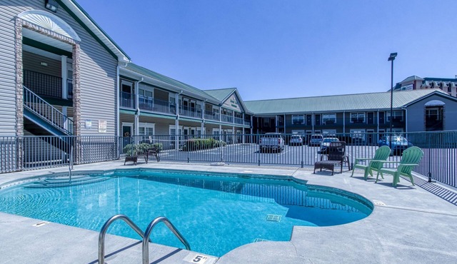 Colonial Crest 110 - Great location! - You can walk to town! in Pigeon Forge