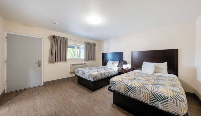 Comfortable Room Near Public Transit – Great Value