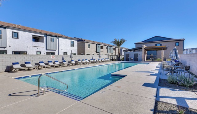Community Pool & Hiking Trails: Red Fox Retreat 1