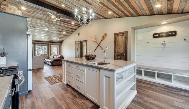 Cossatot River Retreat: Home w/Fire Pit & Grill