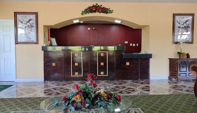 Countryside Inn & Suites