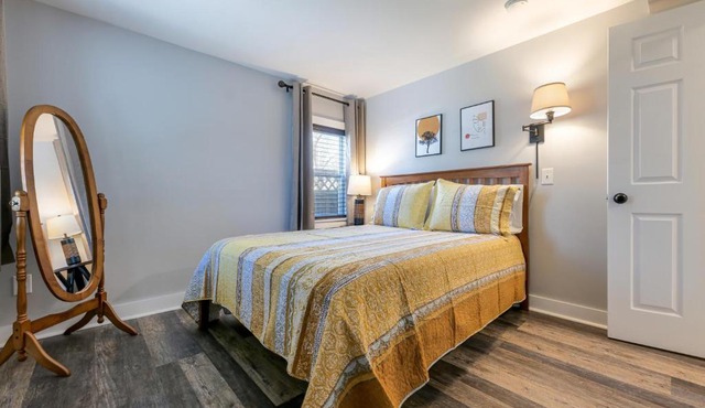 Cozy 1 BR with 4min Walk to Downtown x Blueberry Hill x