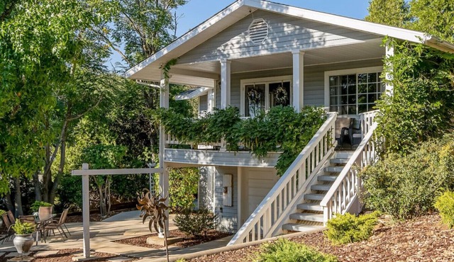 Cozy 10 guest, 4 Bedroom, 2 Bath, Pet Friendly, 2-minute walk to downtown Julian