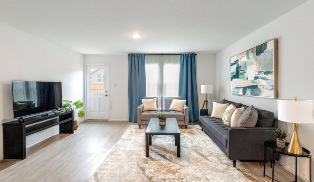 Cozy 3-Bedroom Home - Perfect for Extended Stays!