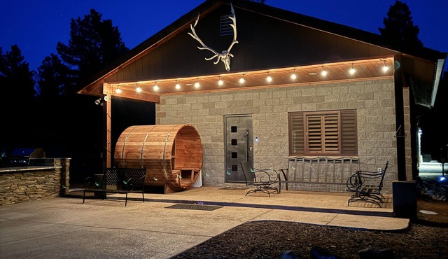 Cozy Cabin in the Pines! Close to the Polar Express, Grand Canyon, & Bearizona