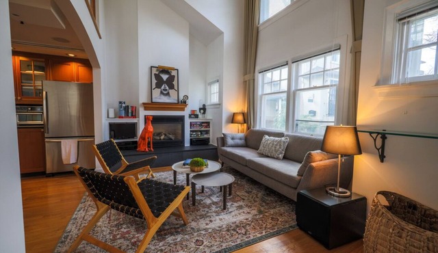 Cozy Cliff Bungalow Cottage: Inner City Oasis with Home Theater and Parking!
