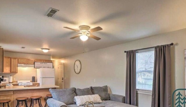 Cozy West Plains Home Near Shopping & Dining!
