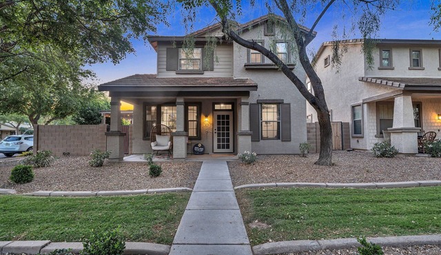 Cuban inspired Mid Term Rental in the heart of Gilbert