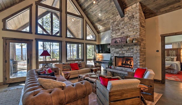 Custom Angel Fire Home: Views, Hot Tub & Fire Pit!