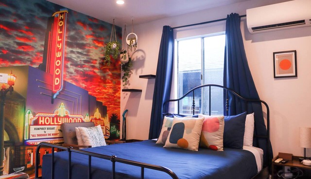 Cute Hilltop Hideaway Studio in LA