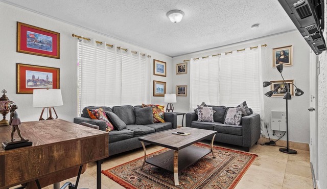 "Davis Islands Charm! Euro Oasis Walkable to Events, Eats & Care!"