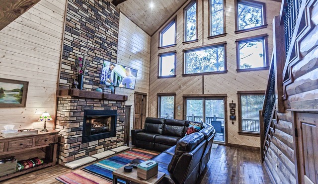✨Deep Lot, 💦Hot Tub, Kid's Loft Hideaway, Shuffleboard, No Pets✨