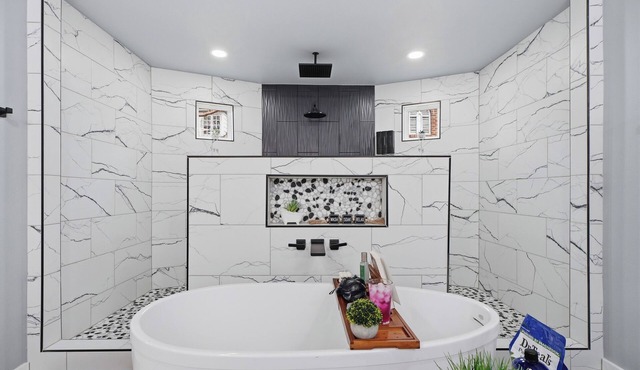 Denver’s Historic Haven in Downtown Tulsa: Sleeps 7