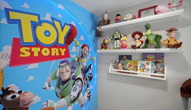 Disney Close-Luxury/2Kings/Elsa &Toy Story themes